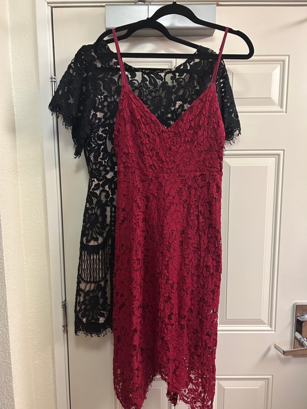 2 Lulu's Lace dresses. Black w/nude and Deep Red w/matching underlay. Both  XL